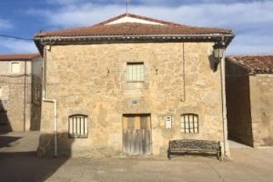Reformas de naves  en Valdeande (Burgos)